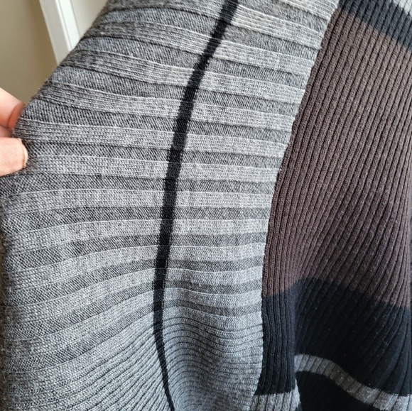 JOSEPH Assymetrical Wool Poncho One Size - Picture 8 of 12